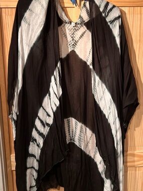 Black and White Tie-Dye Sheer Kimono Top